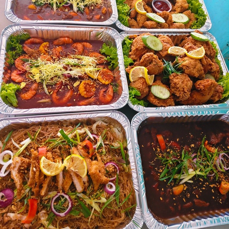 Halal catering trays
